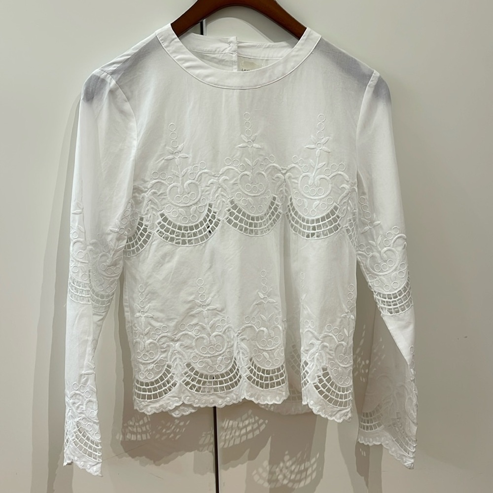 Adorable white cotton embroidered open back top LISA MARIE XS